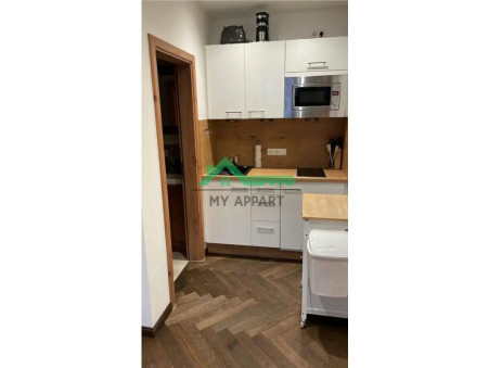 PARIS 9EME ARRONDISSEMENT  595 €