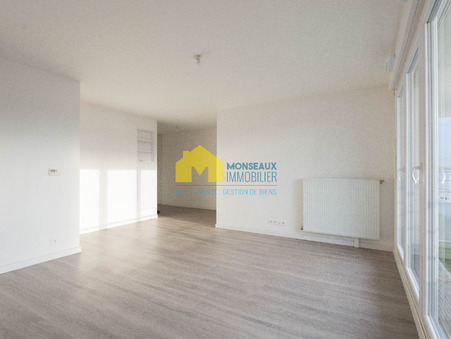 Montlhery  912 €