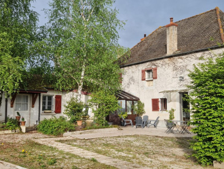 Saint-Gervais-en-Vallière  378 000 €
