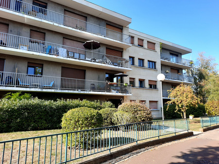 Rueil-Malmaison  877 €