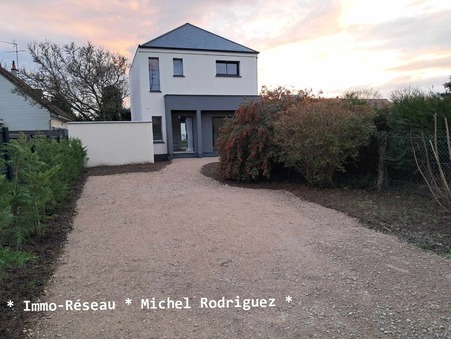 SAINT PRYVE SAINT MESMIN  345 000 €
