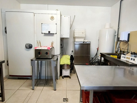 Local commercial 94 000 €  sur Étauliers (33820) - Réf. 11_5495