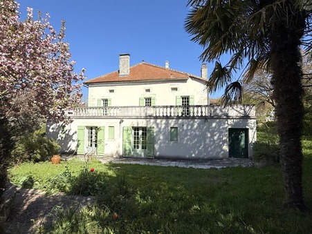 BRANTOME  395 000 €
