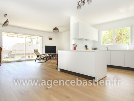 Saint-Genis-Pouilly  679 000 €