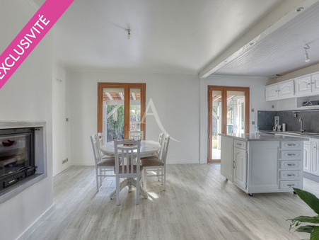 Les mureaux  318 000 €