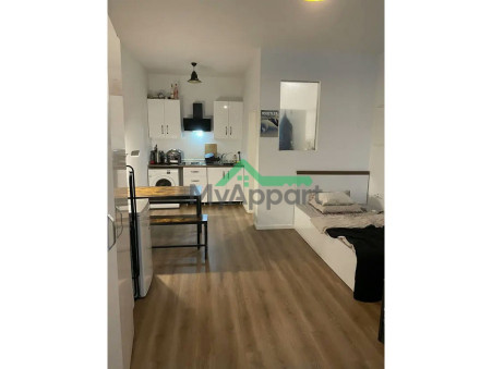 PARIS 16EME ARRONDISSEMENT  820 €