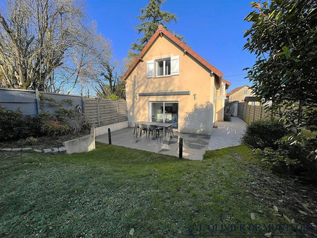 Montfort l amaury  409 500 €