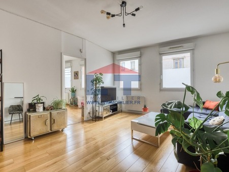 MONTREUIL  335 000 €
