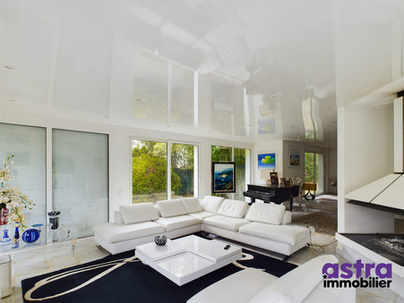Mulhouse  796 000 €