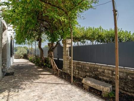 URT  620 000 €