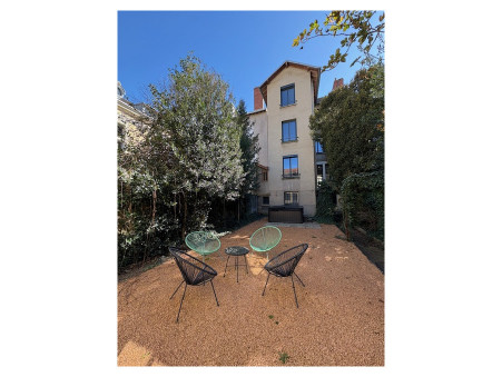 VICHY  885 000 €