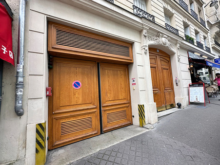 Paris  190 €
