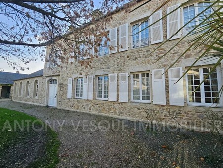 Lessay  848 000 €