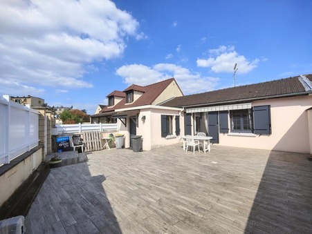 Les Clayes-sous-Bois  347 000 €