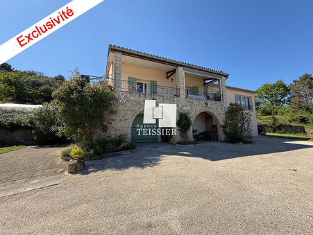 Banne  470 000 €