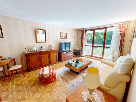 MARGENCY  184 000 €