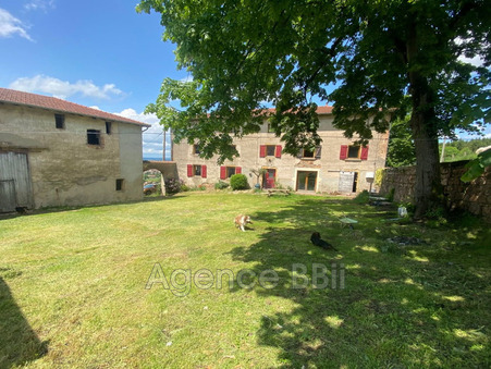 Charlieu  250 010 €