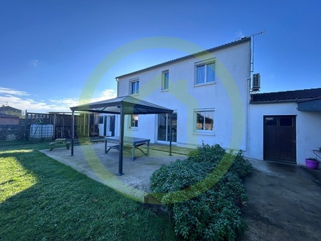 SAINTE RADEGONDE DES NOYERS  227 000 €