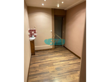 A louer local commercial Écouen 95440; 845 &euro; 