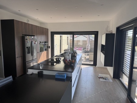 LAY SAINT CHRISTOPHE  679 000 €