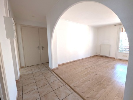 ROANNE 65 000 €
