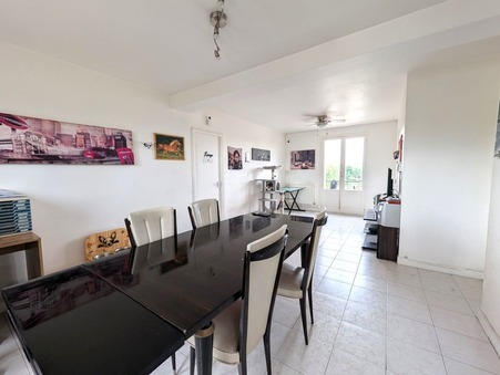 ROANNE 68 000 €
