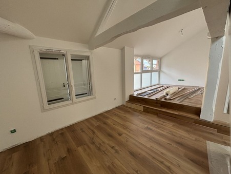 VONNAS  650 €