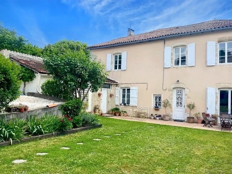 CHEF BOUTONNE  288 900 €
