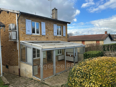 Saint-Denis-de-Cabanne  145 010 €