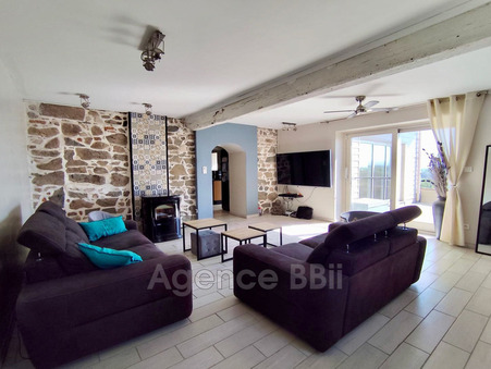Saint-Priest-la-Roche  446 520 €