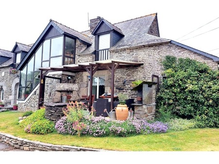 Saint-Igeaux  275 600 €