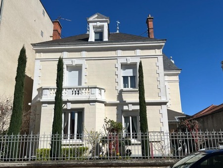 Feurs  479 000 €