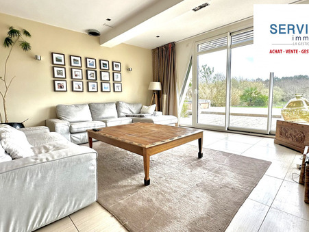 Plouhinec  694 710 €