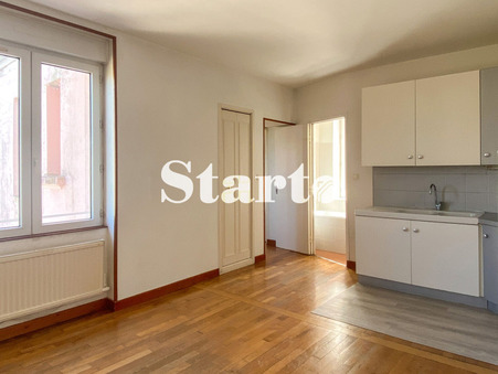 Dijon  715 €