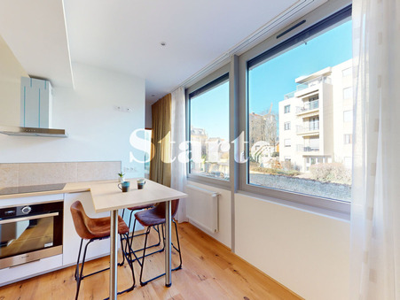 Dijon  730 €
