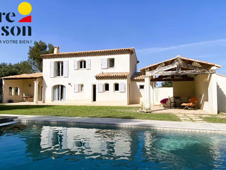 Jouques  785 000 €