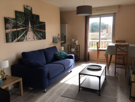 Châtellerault  365 €