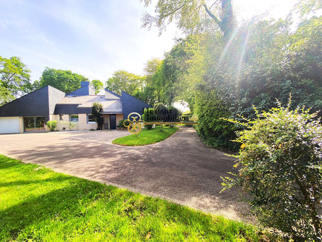 Plouigneau  385 000 €