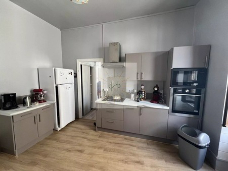 Vals-les-Bains  230 000 €