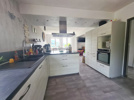 Baume-les-Dames  159 000 €