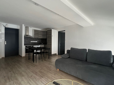 Saint-Étienne  530 €