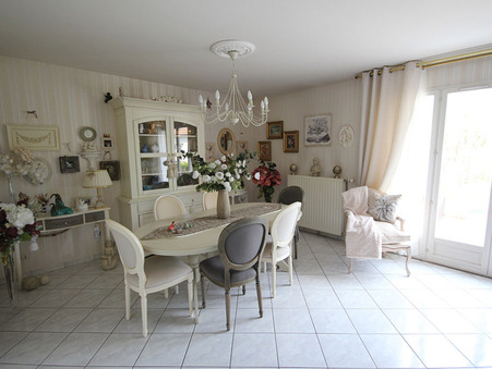 Monceaux  295 000 €