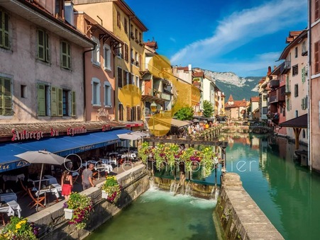 Annecy  770 000 €
