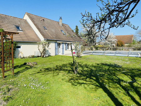 Montfort-l\'Amaury  555 000 €