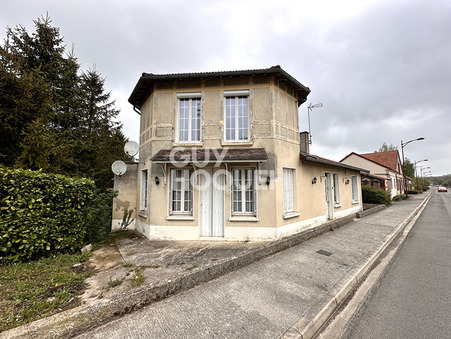 Coucy-le-Château-Auffrique  172 000 €