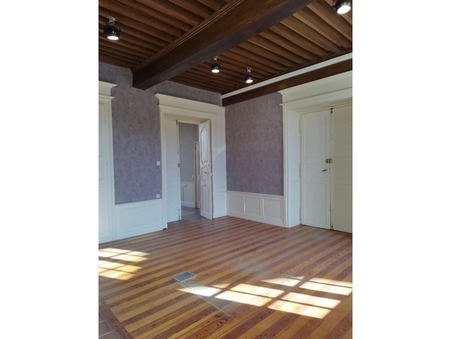 Neuville-les-Dames  450 €