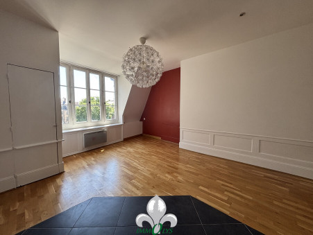 DIJON  730 €