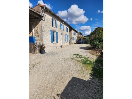 PAIZAY LE CHAPT  163 200 €
