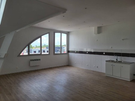 LA VILLE DU BOIS  920 €