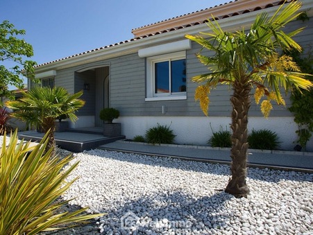 Nieul-sur-Mer  648 700 €